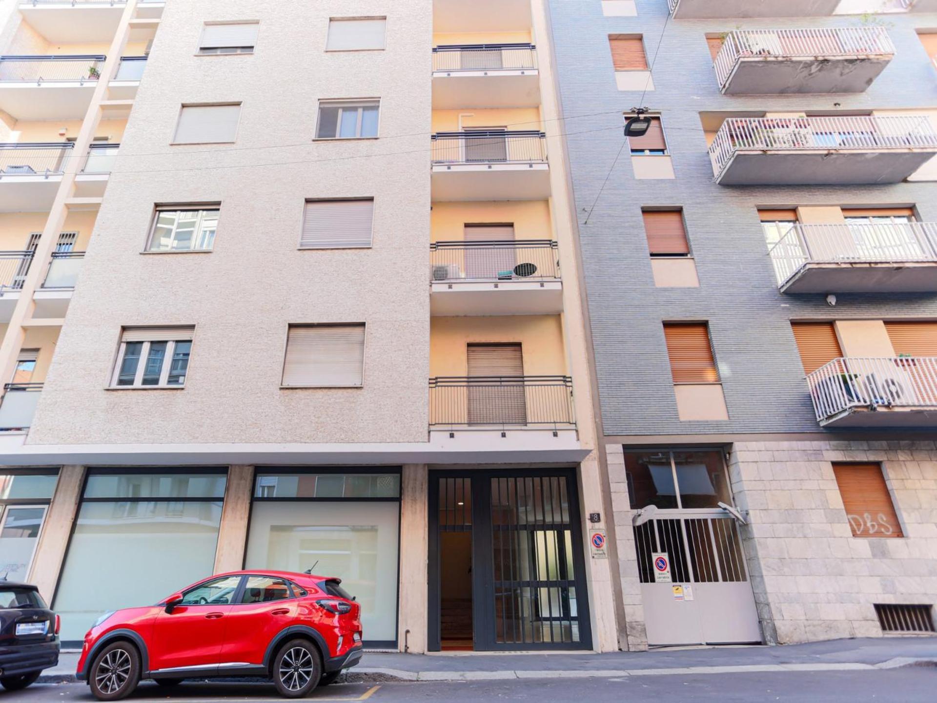 The Best Rent - Spacious And Renovated Multi-Room Apartment In The Missori Area Milán Exterior foto